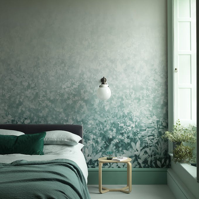 Choosing the right wallpaper to enhance interior spaces