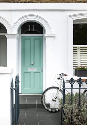 DEEP WATER GREEN ENTRANCE